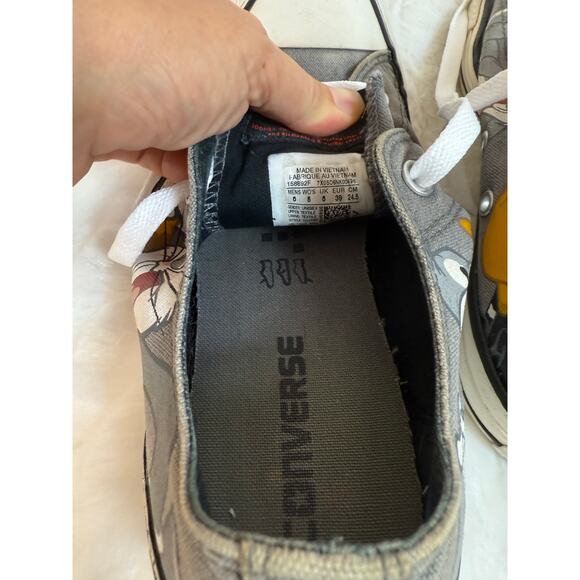 Converse Looney Tunes Chuck All Star Low Top Gray Bugs Bunny Daffy Duck M6 / W8 - Picture 6 of 13